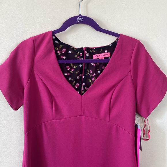 New Betsey Johnson Pink V-neck Short Sleeve Body Con Mini Short Crepe Dress 6 - Picture 2 of 7